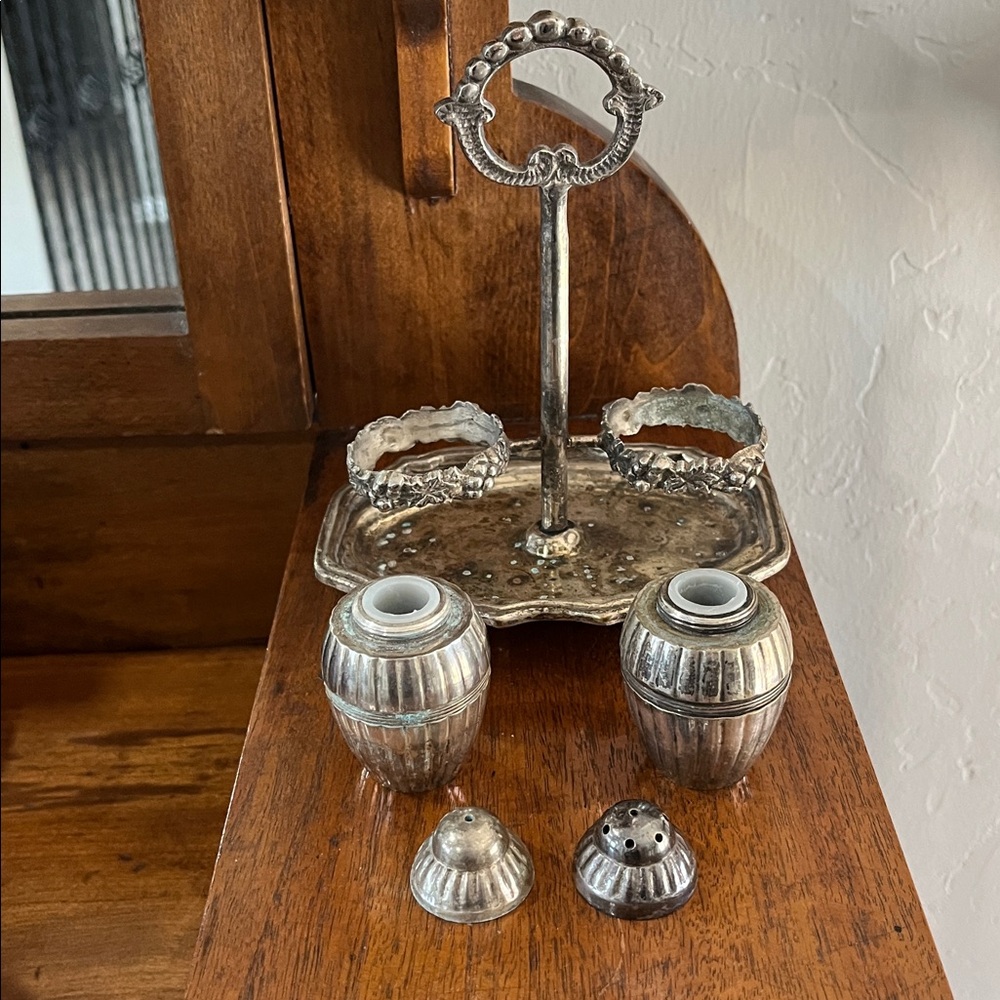 Vintage Silver Plated Salt & Pepper Shakers with Floral Carrying Caddy Holder - Picture 5 of 7